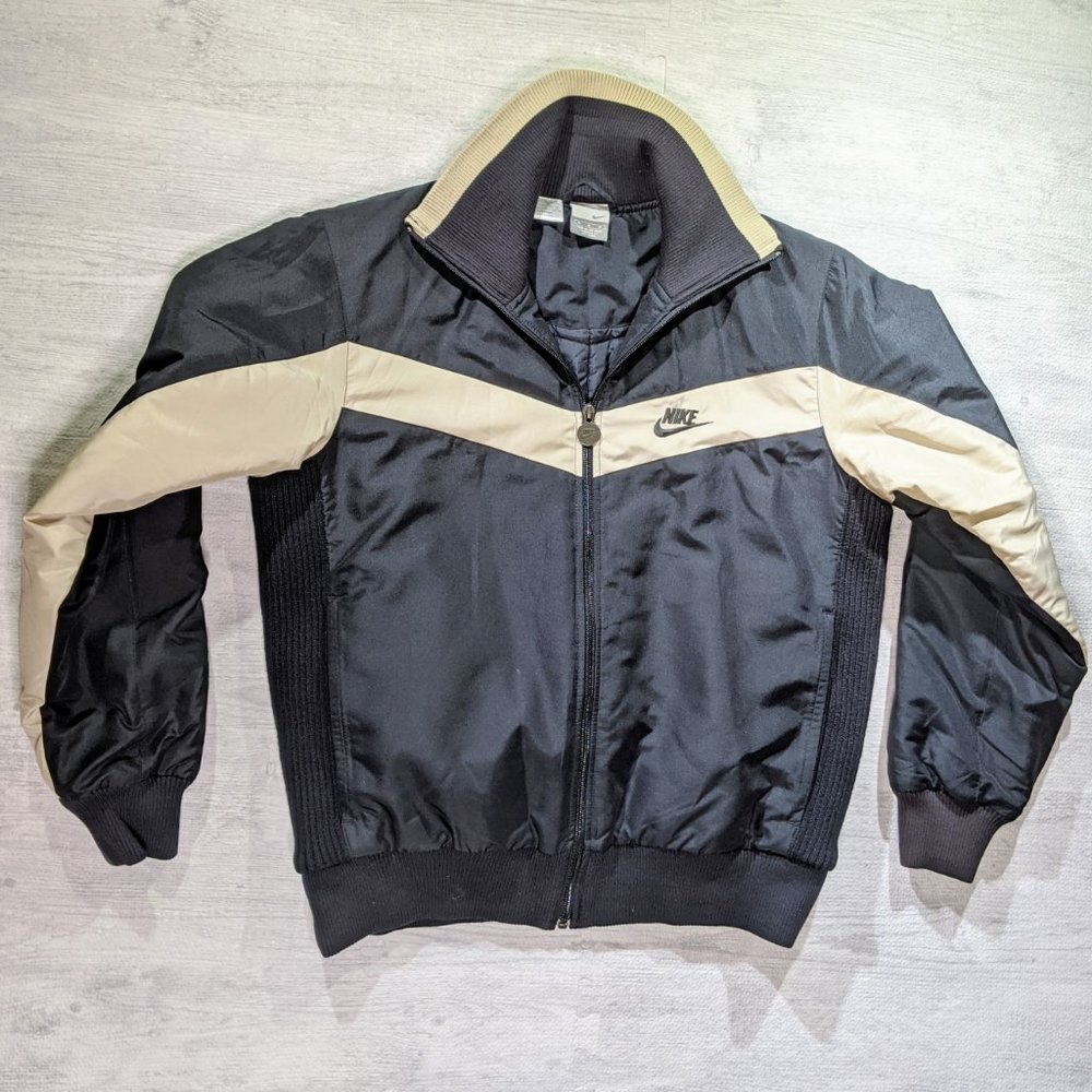 Nike jacket (E40) *MAKE AN OFFER*
